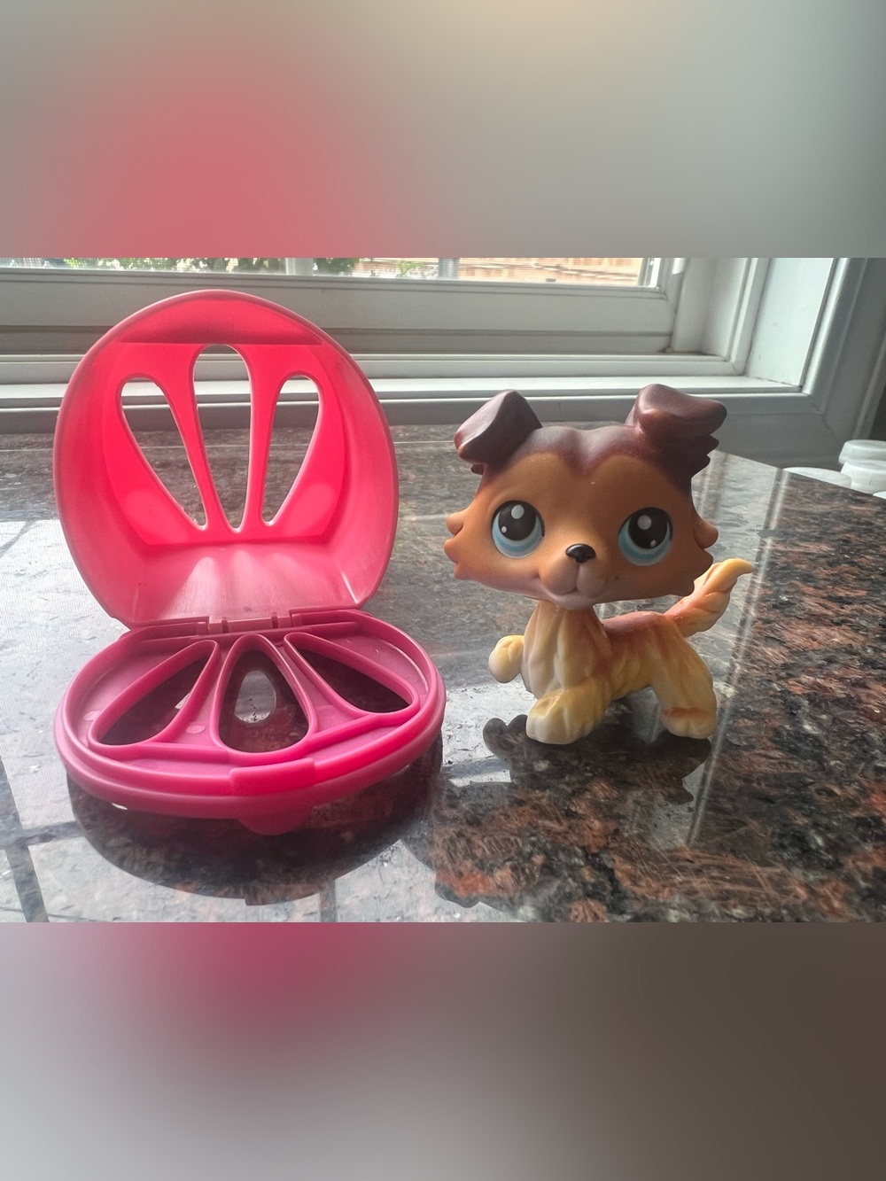 Authentic Littlest Pet Shop #58 Brown tan collie dog paw up
